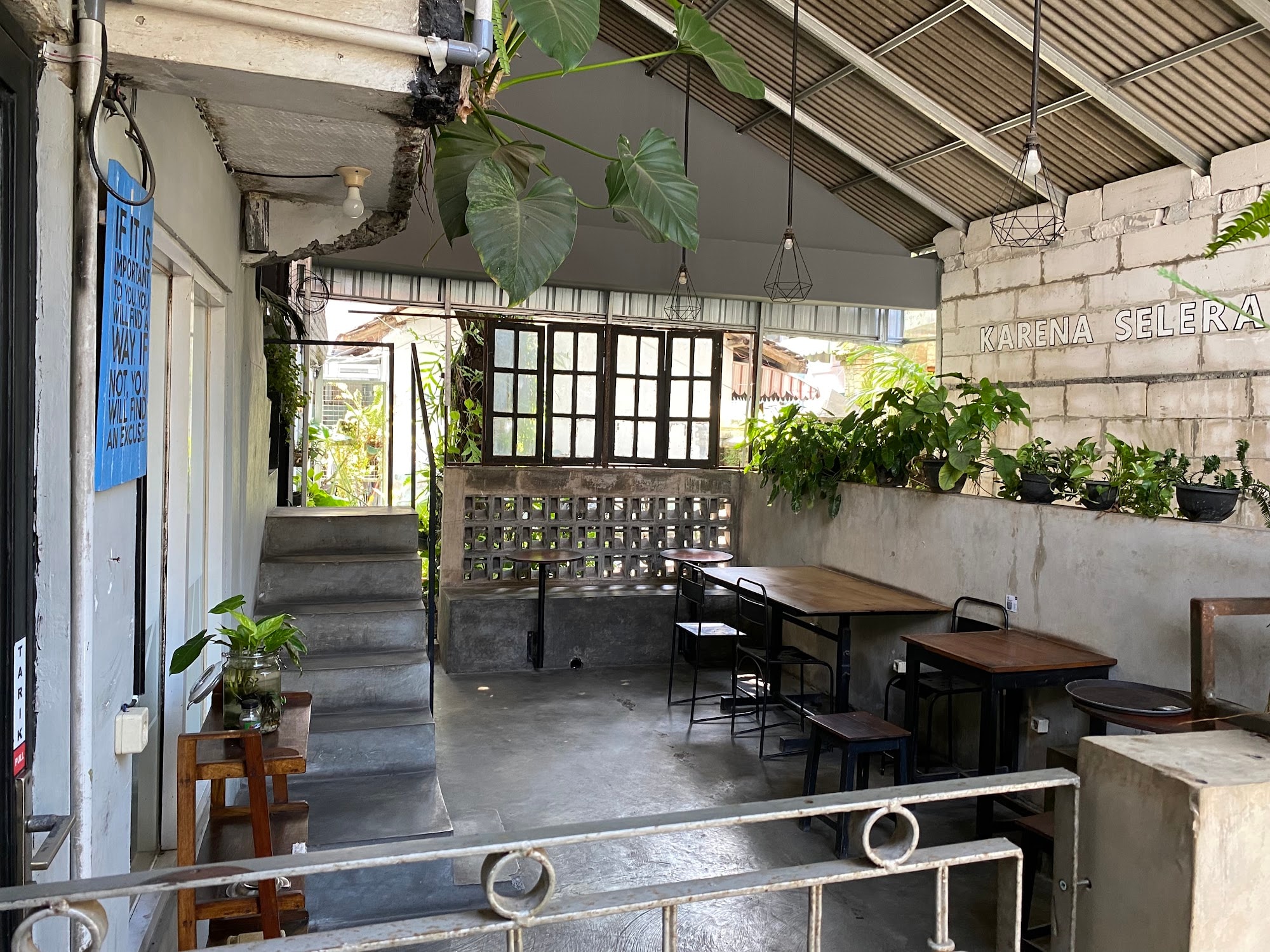 Sudut ruang Sembilan Coffee House